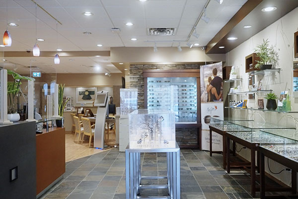 Picture of South Surrey - White-Rock - Boardwalk Optometry - Family of Optometrists Dr. Kamachi - Eye Clinic - Eye Exams - Optical Glasses - Contact lenses